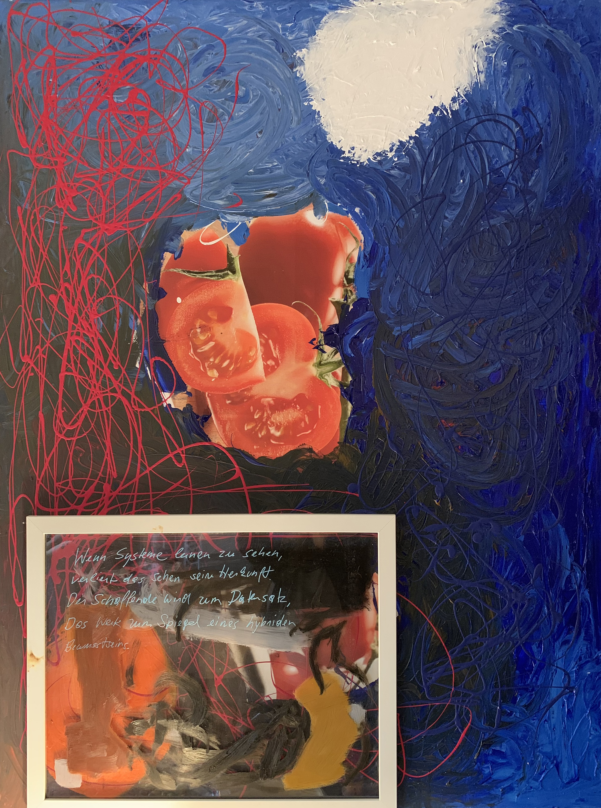 2025, Malerei, Acryl, Öl, Collage auf Leinwand, die Arbeiten entstehen aus einem Prozess des Überlagerns, Entfernens und Freilegens–fotografische Bilder werden übermalt, collagiert, aufgerissen. Auch die Sprache wird Teil dieses Prozesses: Texte, generiert im Dialog zwischen Künstlerin und KI, treten als zweite Ebene in Erscheinung, als semantische Spur im Bildraum